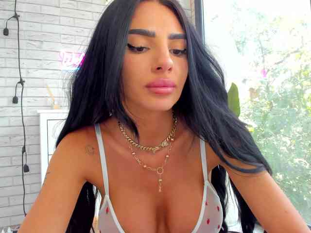 BritneyCharm webcam