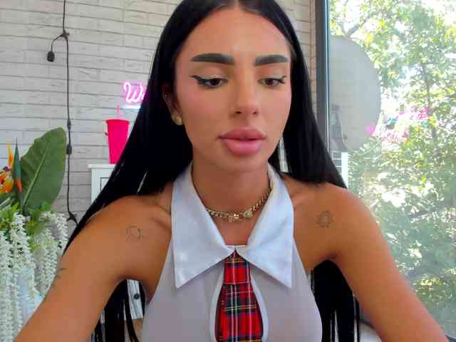 BritneyCharm webcam