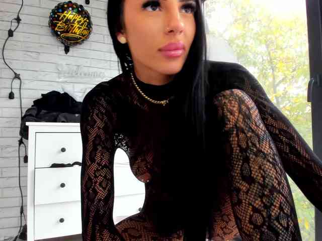 BritneyCharm webcam
