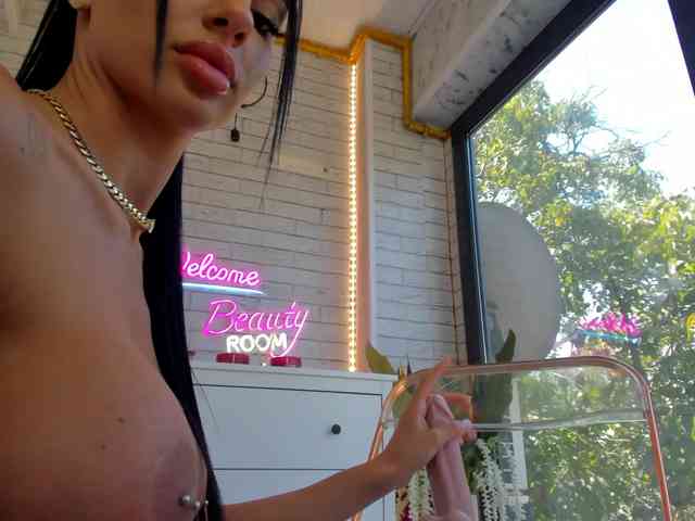 BritneyCharm webcam