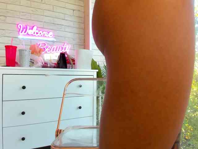 BritneyCharm webcam