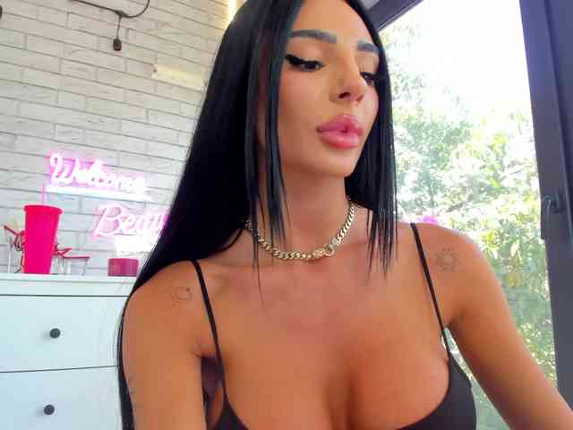 BritneyCharm webcam