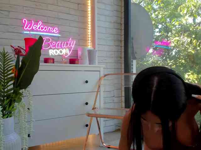 BritneyCharm webcam