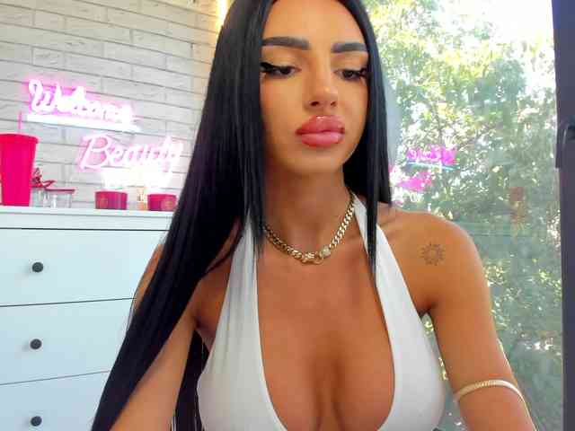 BritneyCharm webcam
