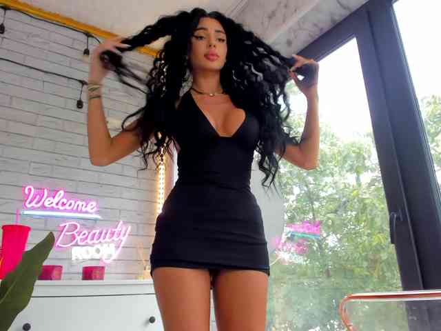 BritneyCharm webcam