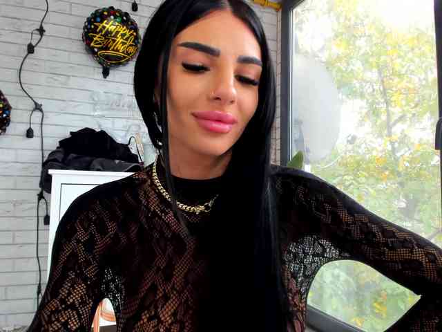 BritneyCharm webcam