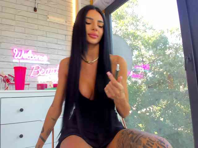 BritneyCharm webcam