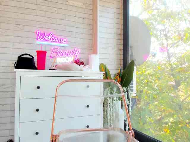 BritneyCharm webcam