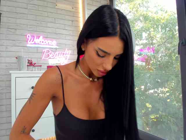 BritneyCharm webcam