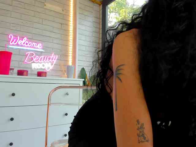 BritneyCharm webcam