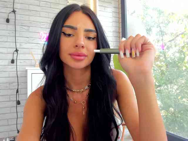 BritneyCharm webcam