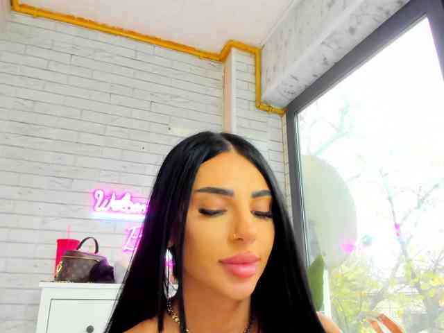 BritneyCharm BritneyCharm