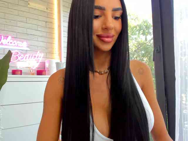 BritneyCharm webcam