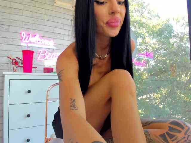 BritneyCharm webcam