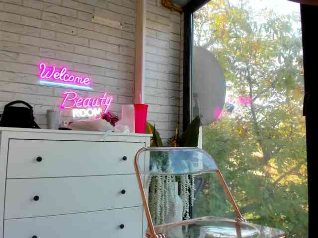 BritneyCharm webcam