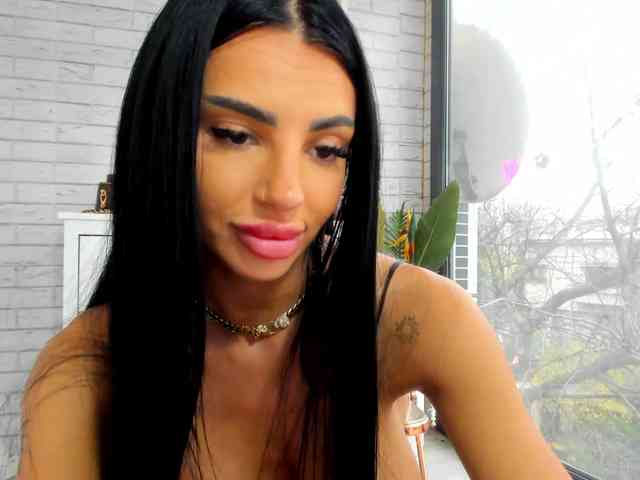 BritneyCharm webcam