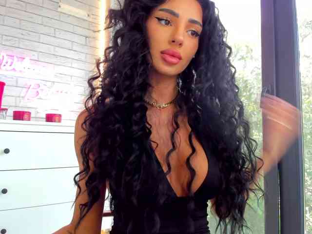 BritneyCharm webcam
