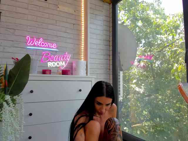 BritneyCharm webcam