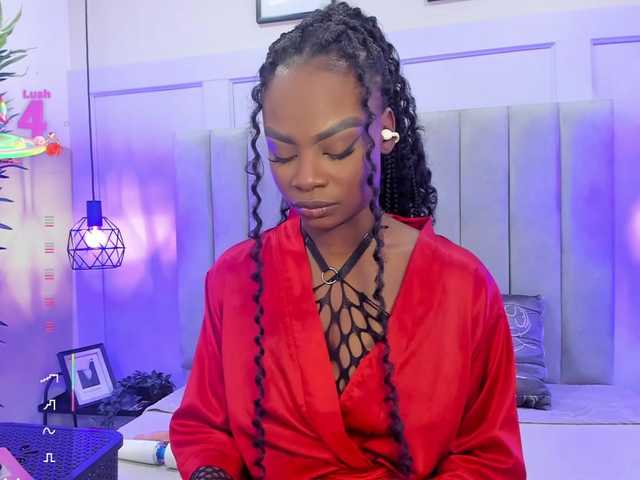  LinsyAdams chat room