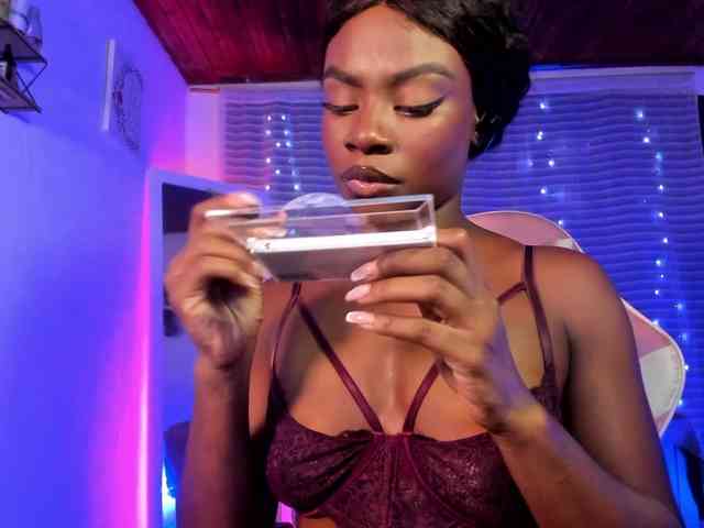 LinsyAdams LinsyAdams