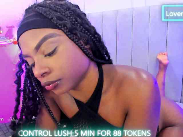 LinsyAdams webcam
