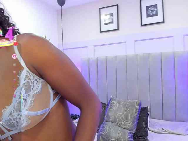 LinsyAdams webcam