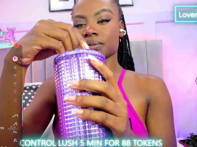LinsyAdams webcam