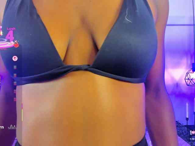 LinsyAdams webcam