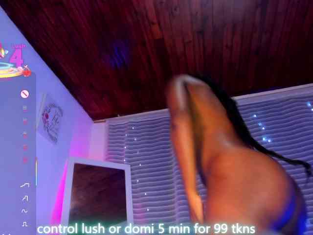 LinsyAdams webcam