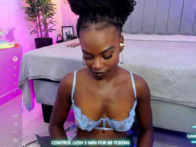 LinsyAdams webcam