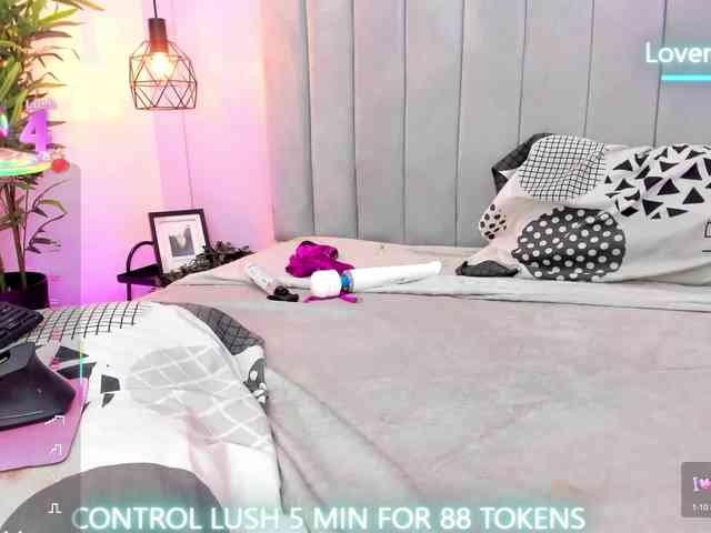 LinsyAdams webcam