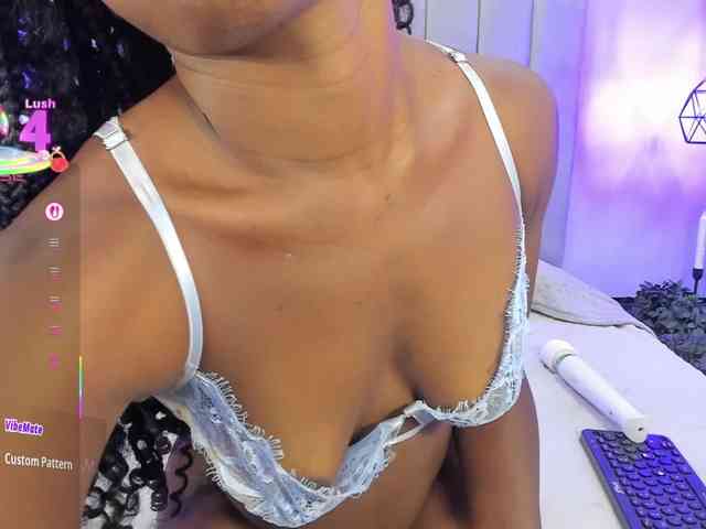 LinsyAdams webcam