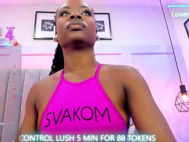 LinsyAdams webcam