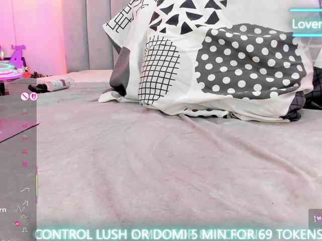 LinsyAdams webcam
