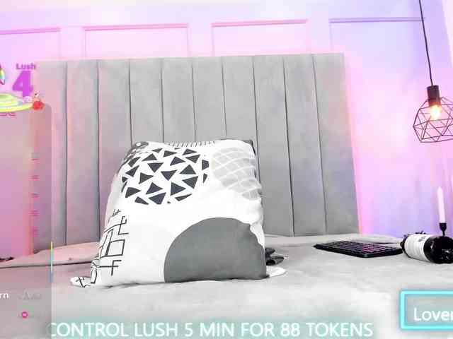 LinsyAdams webcam