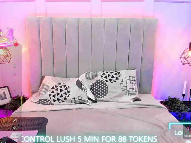 kinky chat LinsyAdams