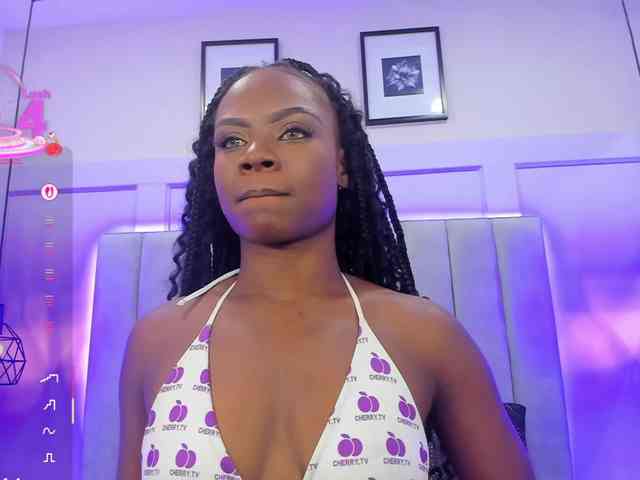 LinsyAdams webcam