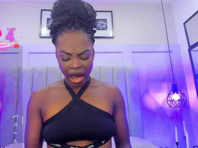 LinsyAdams webcam