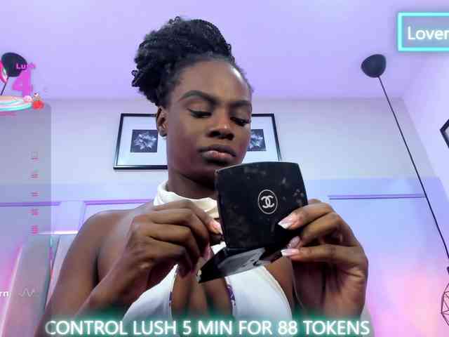 LinsyAdams webcam
