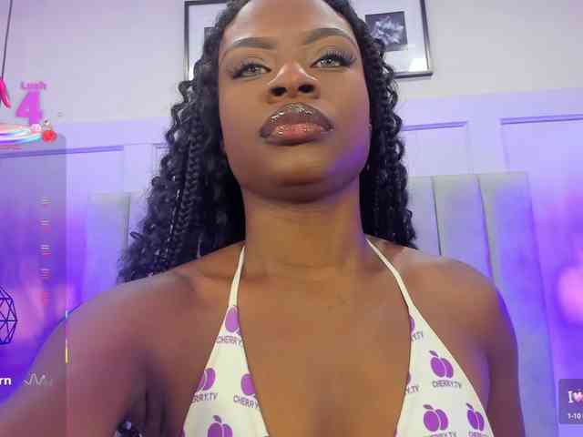 LinsyAdams webcam