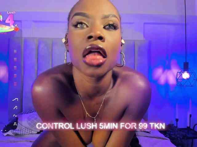 LinsyAdams webcam