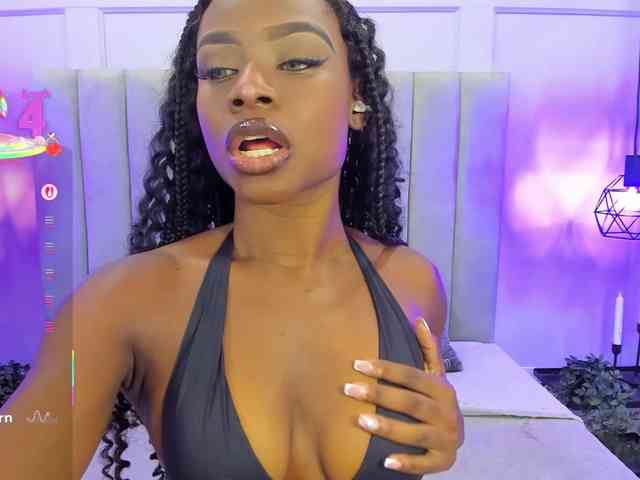 LinsyAdams webcam