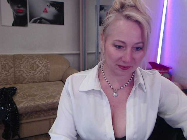 MistressMilfa's BongaCams show and profile