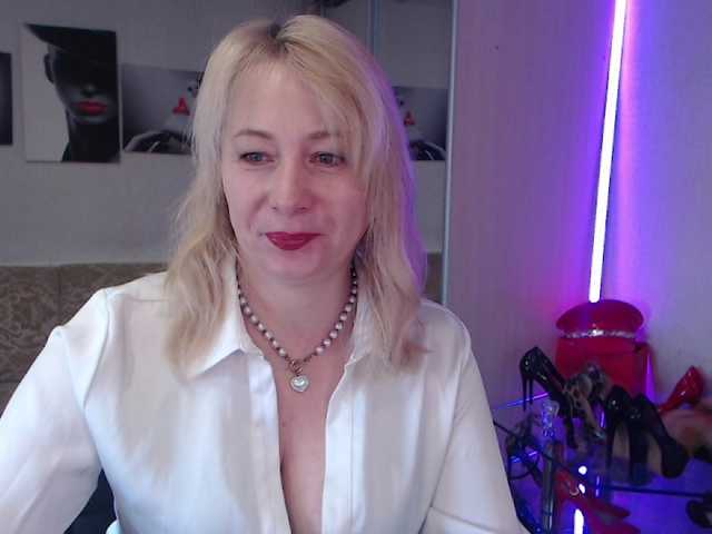 MistressMilfa's BongaCams show and profile