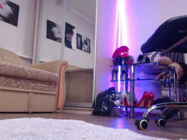 MistressMilfa's BongaCams show and profile