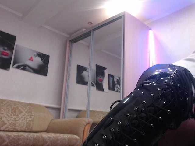 MistressMilfa's BongaCams show and profile