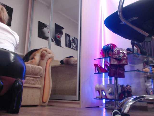 MistressMilfa's BongaCams show and profile