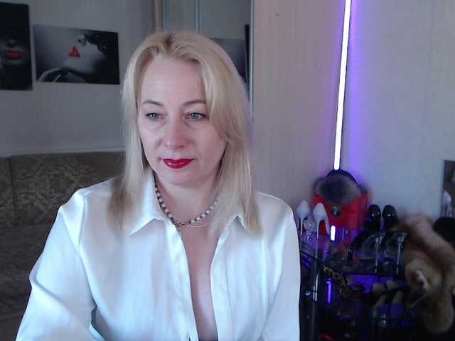 MistressMilfa's BongaCams show and profile