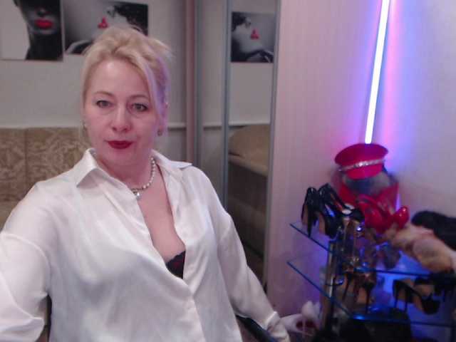 MistressMilfa's BongaCams show and profile