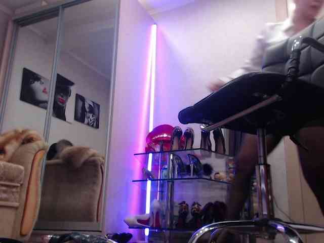 MistressMilfa webcam